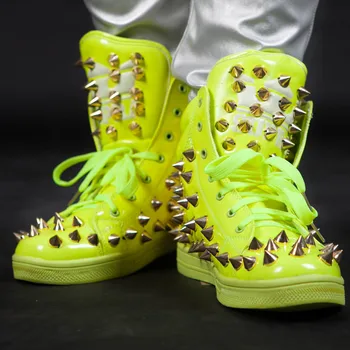  Женские танцевальные кроссовки с шипами и заклепками в стиле панк, обувь с высоким берцем, повседневная мотоциклетная обувь из лакированной кожи, 2023 г.
